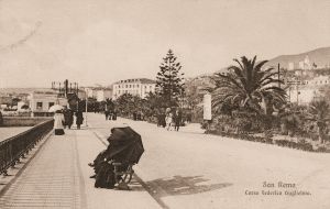 Promenade Federico Guglielmo (aujourd'hui Trento e Trieste) avec le gazomètre au bout de celle-ci