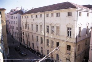 Piaza Nota con l'ex Palazzo del Comune