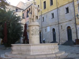La fontana ed il monumento "Carlandria" restaurati
