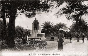 The Monument in 1920