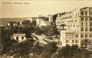 Villa Tennyson in front of Hotel Royal