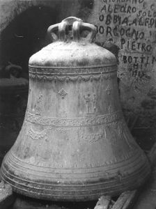 "Bacì" the big bell on the ground for works