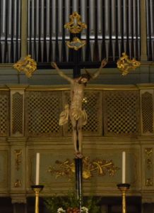 Il Crocifisso sopra l'Altare