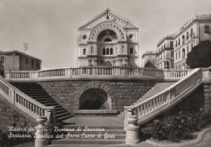 La scalinata d'accesso al Santuario