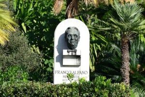 Giardini Marsaglia  Busto a Franco Alfano